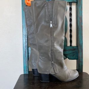 Adorable and almost brand NEW! $4.99 shipping